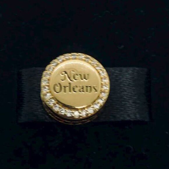 ✨🔥Pandora New Orleans Louisiana Exclusive Fleu De Lis Logo Button Charm - Picture 2 of 4